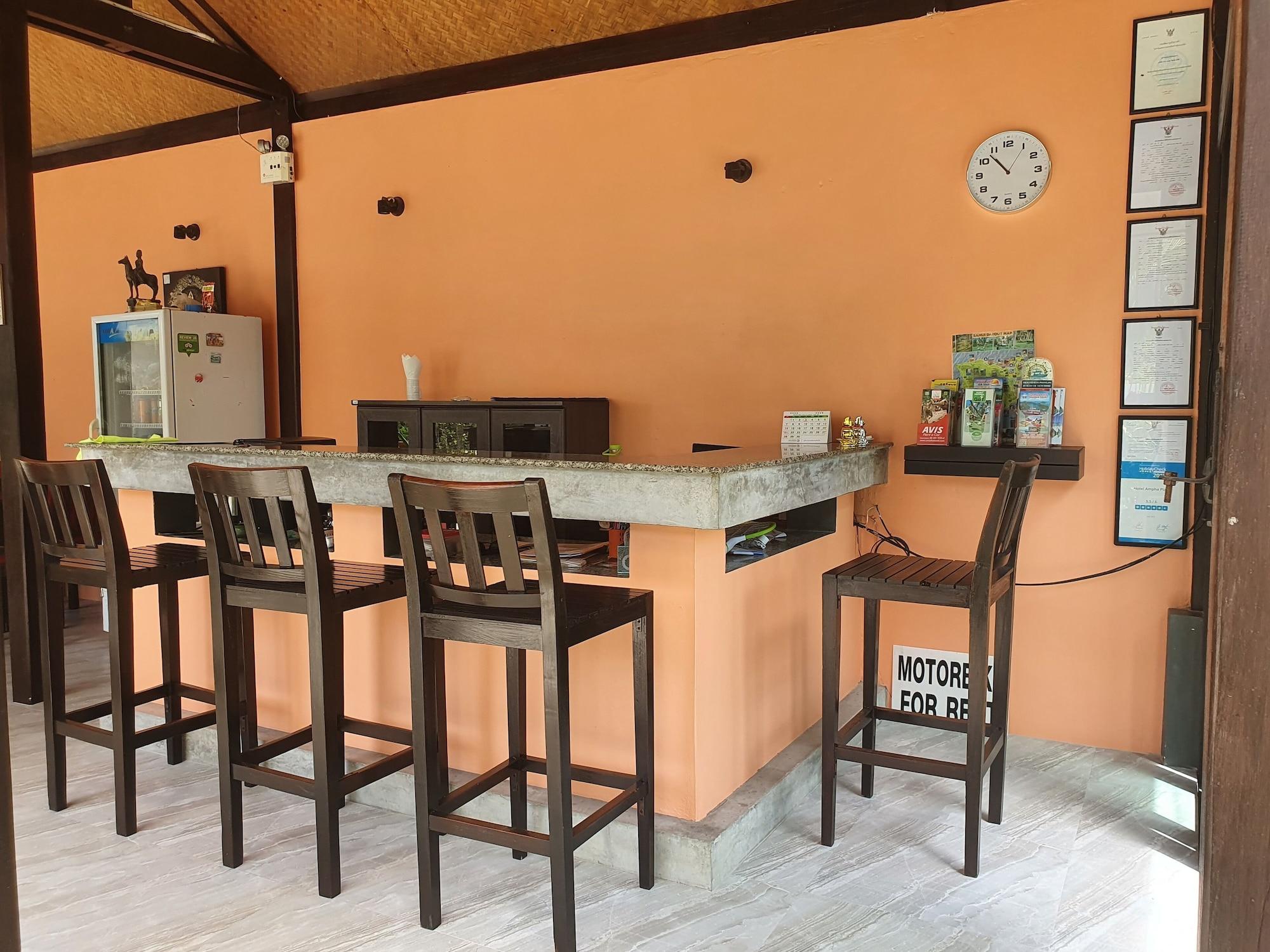 Ampha Place Hotel Маенам Экстерьер фото