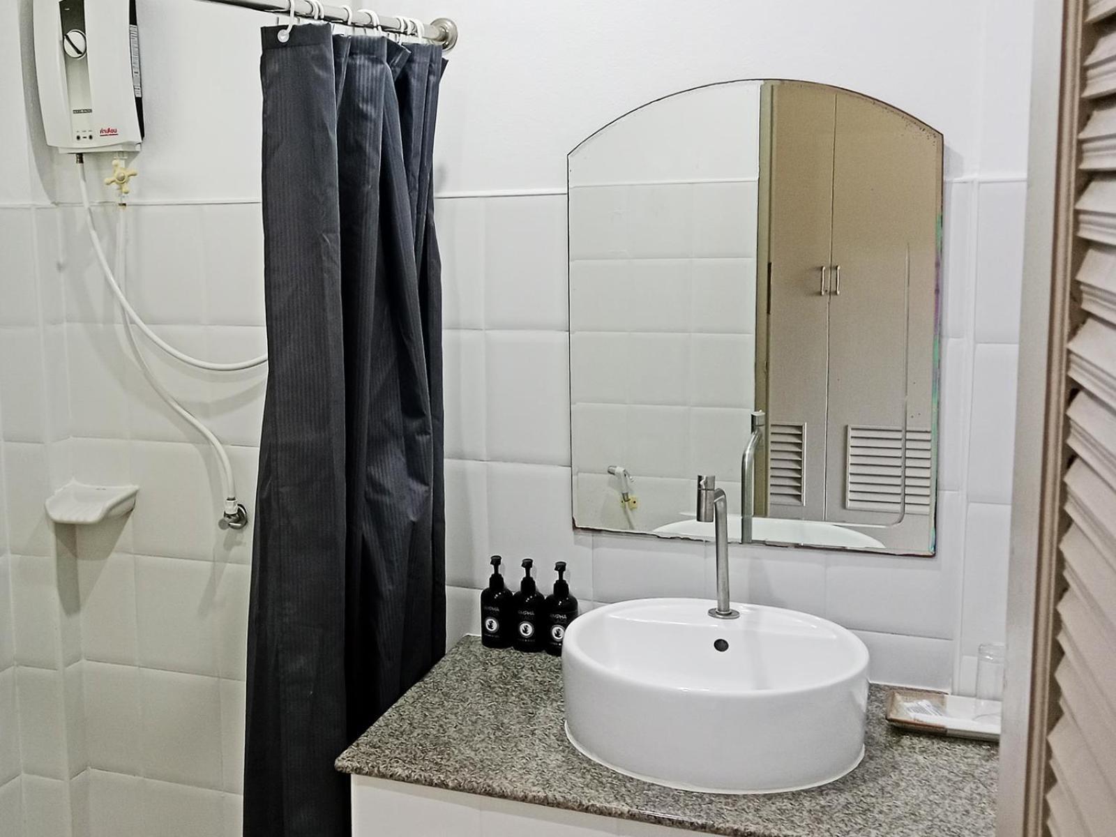 Ampha Place Hotel Маенам Экстерьер фото