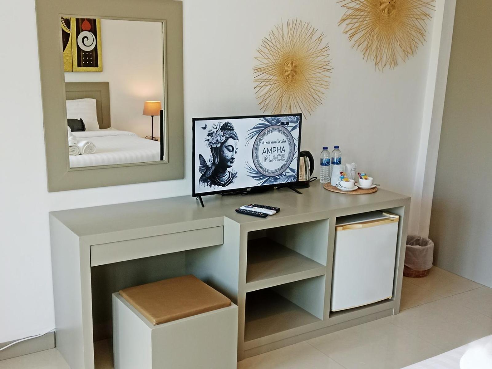 Ampha Place Hotel Маенам Экстерьер фото
